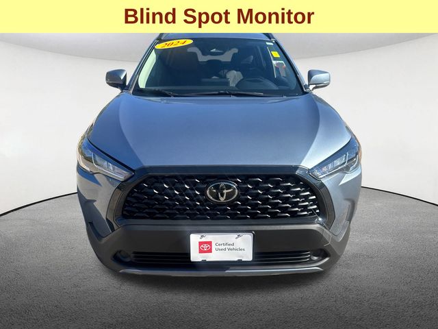 2024 Toyota Corolla Cross LE photo 2