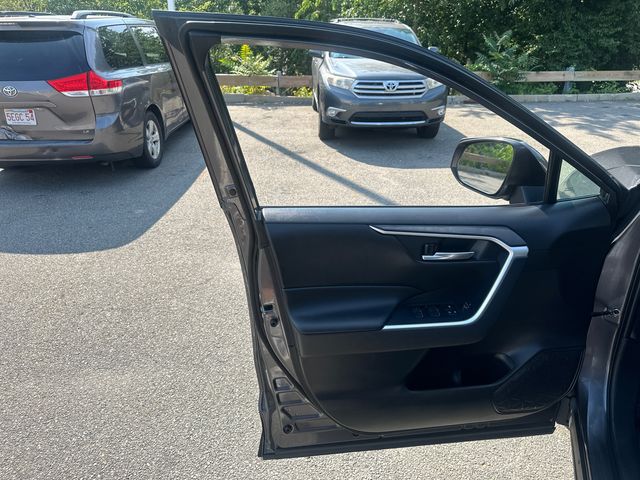 2022 Toyota RAV4 XLE - Photo 26