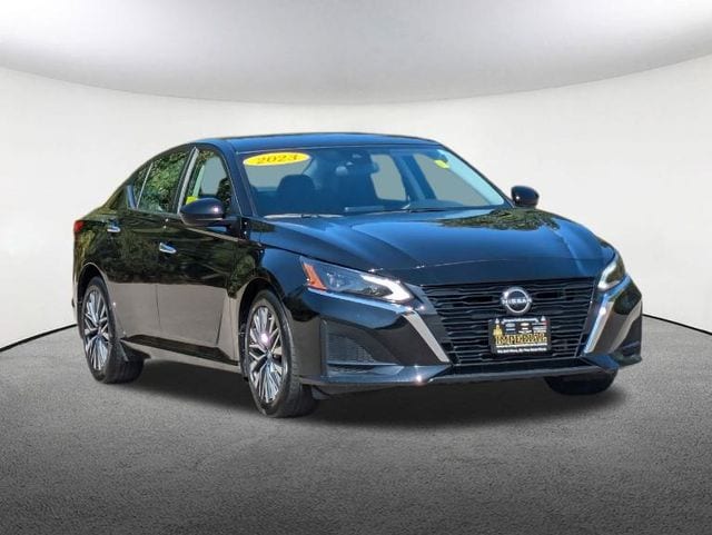 Used 2023 Nissan Altima SV with VIN 1N4BL4DV6PN309973 for sale in Milford, MA