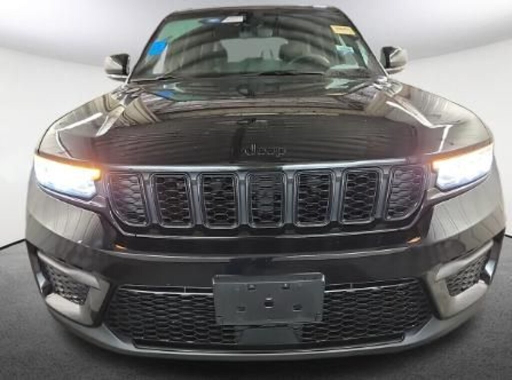 Used 2024 Jeep Grand Cherokee Altitude SUV