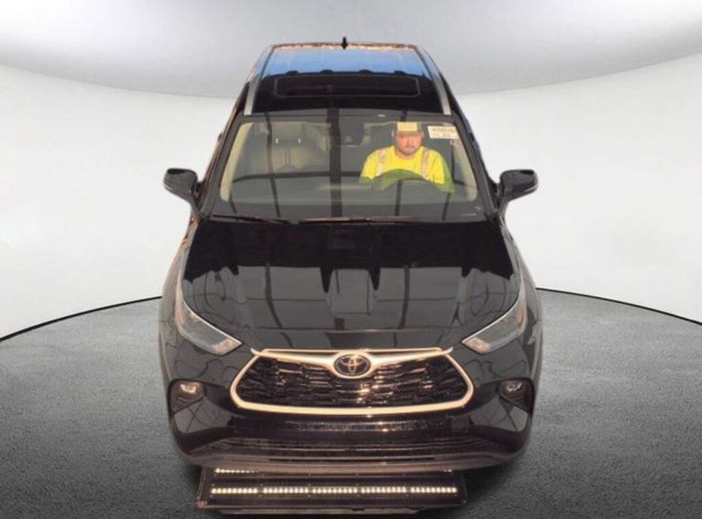 Used 2026 Toyota Highlander XLE SUV