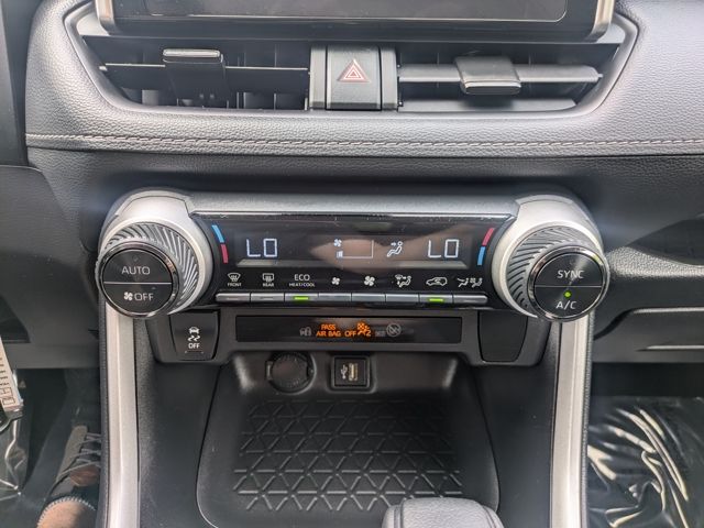 2025 Toyota RAV4 LE - Photo 27