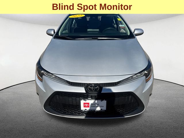 2022 Toyota Corolla LE photo 3