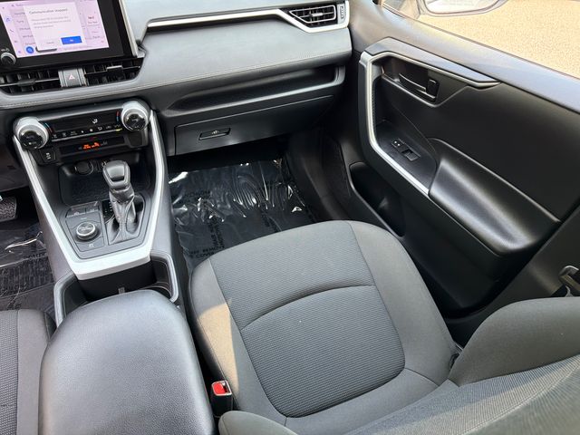2025 Toyota RAV4 LE - Photo 22