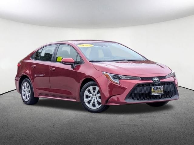 Used 2022 Toyota Corolla LE with VIN JTDEPMAE2NJ190730 for sale in Milford, MA