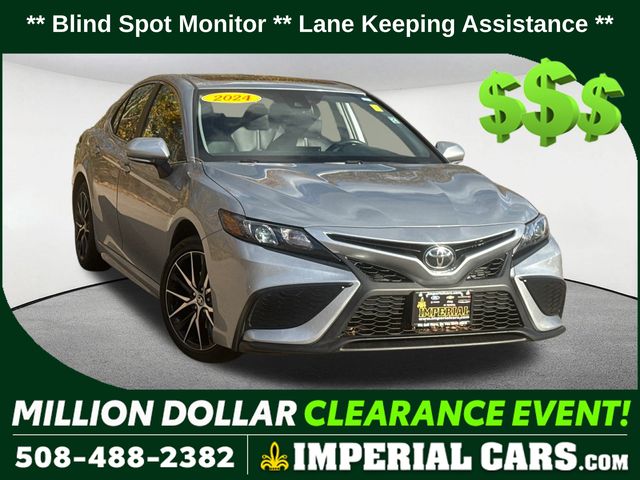 2024 Toyota Camry SE's photo