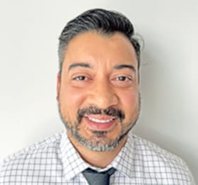 Staff member Alan Brittos from ID_d335f3b8969f