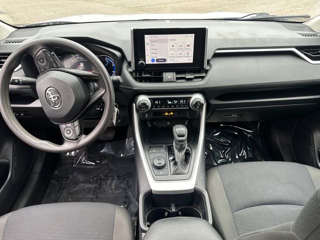 2025 Toyota RAV4 LE - Photo 24