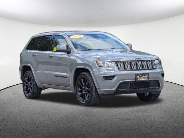 Used 2019 Jeep Grand Cherokee Altitude with VIN 1C4RJFAG7KC709786 for sale in Milford, MA