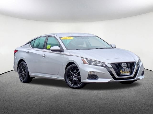 Used 2019 Nissan Altima S with VIN 1N4BL4BVXKC101277 for sale in Milford, MA