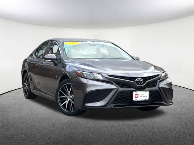 2022 Toyota Camry SE photo 2