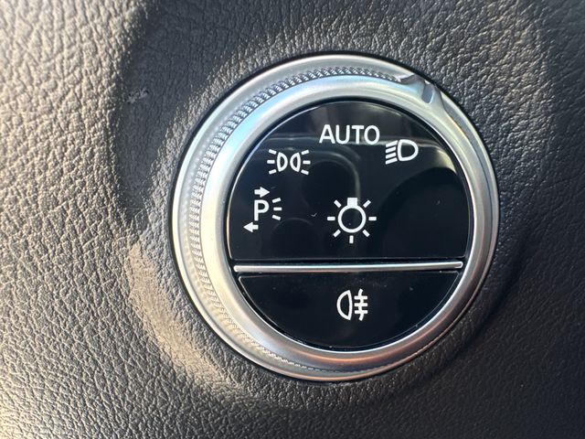 2025 Mercedes-Benz C-Class Sedan C 300 - Photo 30