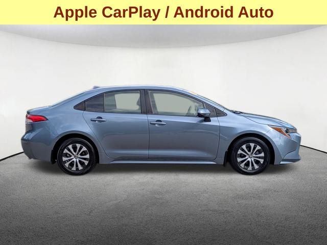 2022 Toyota Corolla Hybrid LE photo 3