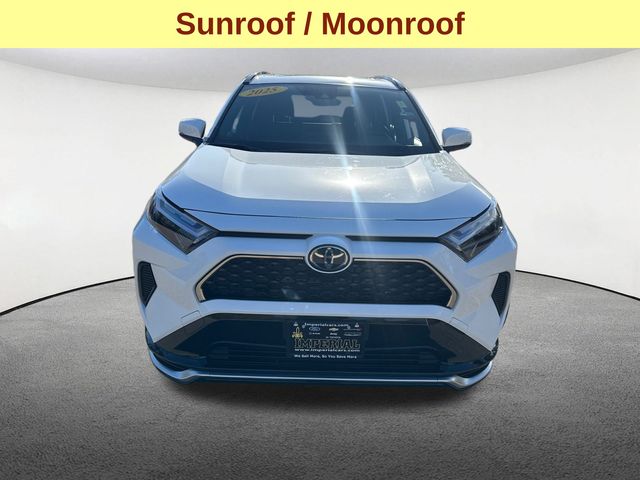 2025 Toyota RAV4 Hybrid SE photo 3