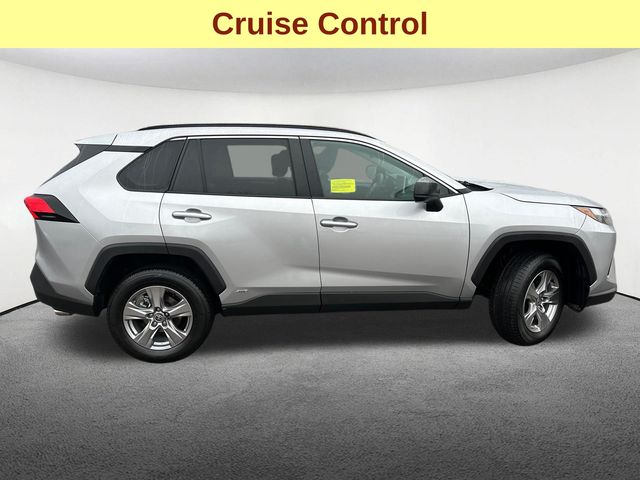 2025 Toyota RAV4 LE - Photo 13