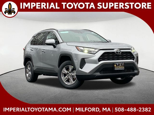 2025 Toyota RAV4 XLE's photo