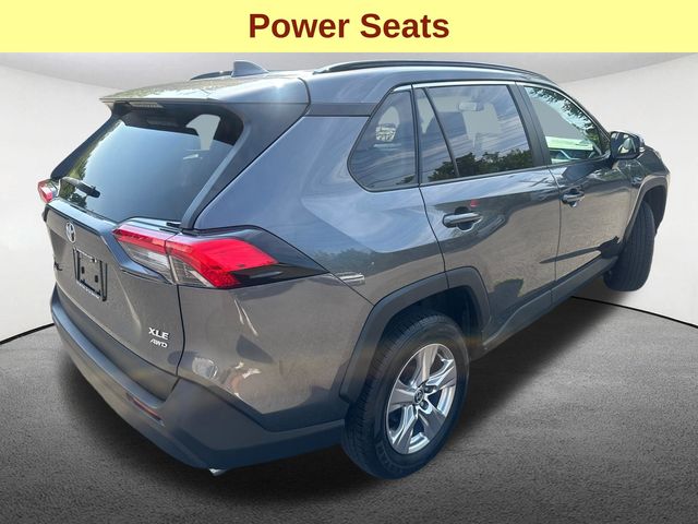2022 Toyota RAV4 XLE - Photo 10
