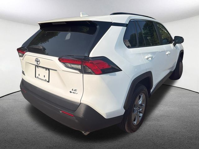 2025 Toyota RAV4 LE - Photo 16