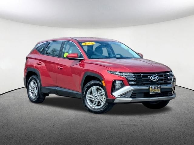 Used 2025 Hyundai Tucson SE with VIN 5NMJACDE6SH448366 for sale in Milford, MA
