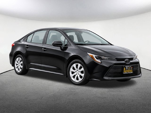 Used 2025 Toyota Corolla LE Sedan