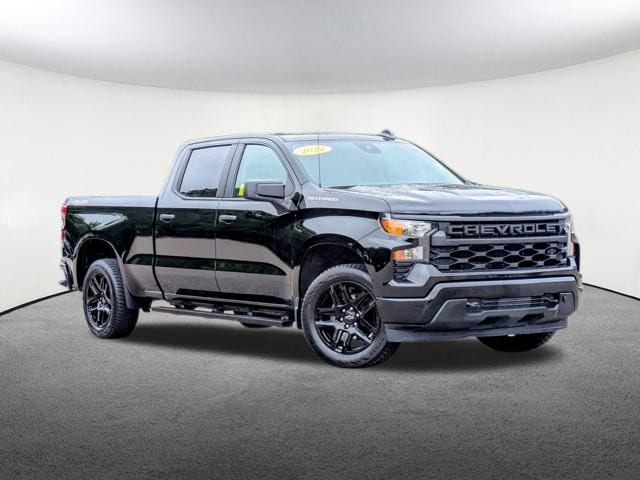 Used 2022 Chevrolet Silverado 1500 Custom with VIN 1GCPDBEK9NZ622026 for sale in Milford, MA