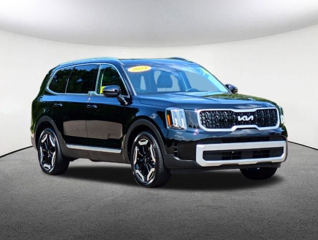 Used 2023 Kia Telluride EX with VIN 5XYP3DGC7PG342708 for sale in Milford, MA