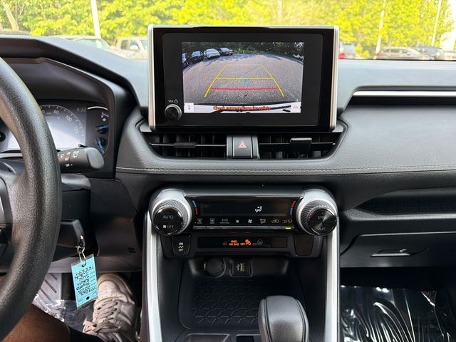 2025 Toyota RAV4 LE - Photo 35