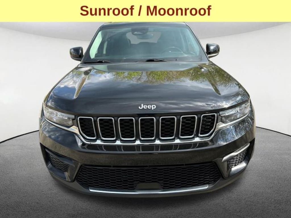 Used 2023 Jeep Grand Cherokee Laredo SUV