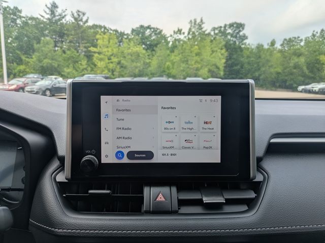 2025 Toyota RAV4 LE - Photo 25