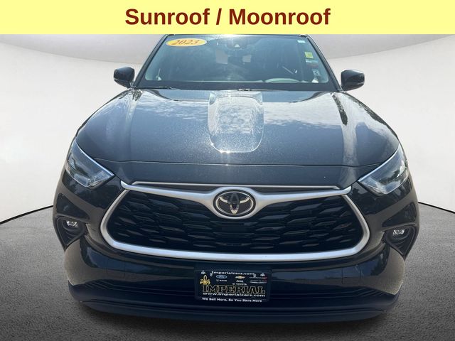 2023 Toyota Highlander L photo 2