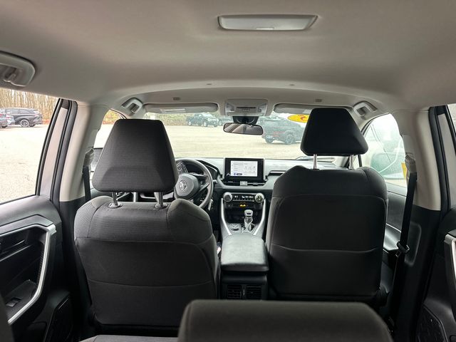 2025 Toyota RAV4 LE - Photo 16