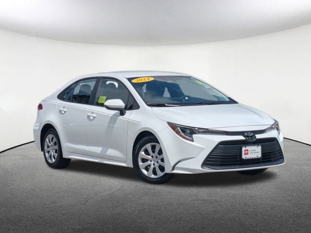 2024 Toyota Corolla LE photo 2