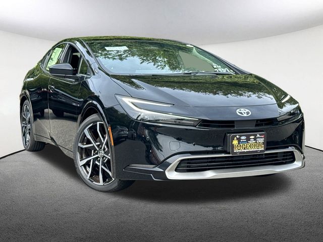 2026 Toyota Prius Plug-in Hybrid XSE photo 2