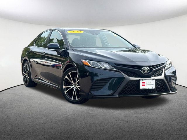 2020 Toyota Camry SE photo 2