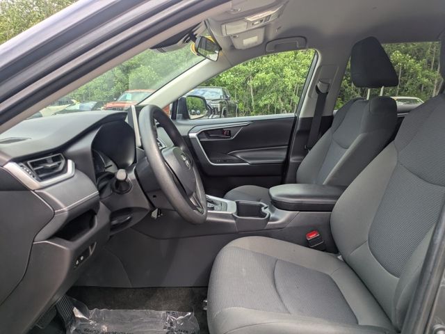 2025 Toyota RAV4 LE - Photo 17
