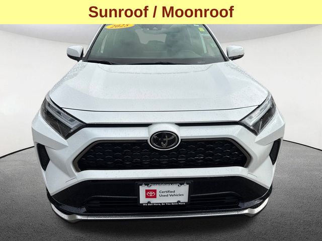 2025 Toyota RAV4 Hybrid SE photo 3