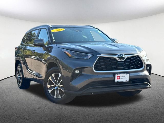 2024 Toyota Highlander XLE photo 2