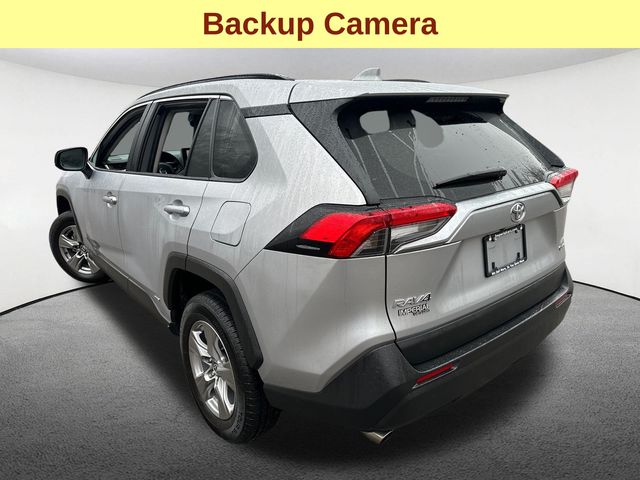 2025 Toyota RAV4 LE - Photo 9