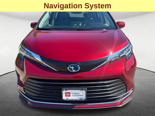 2023 Toyota Sienna XLE photo 3