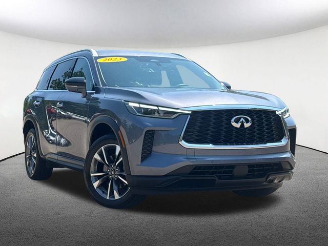 2023 Infiniti QX60 Luxe photo 2