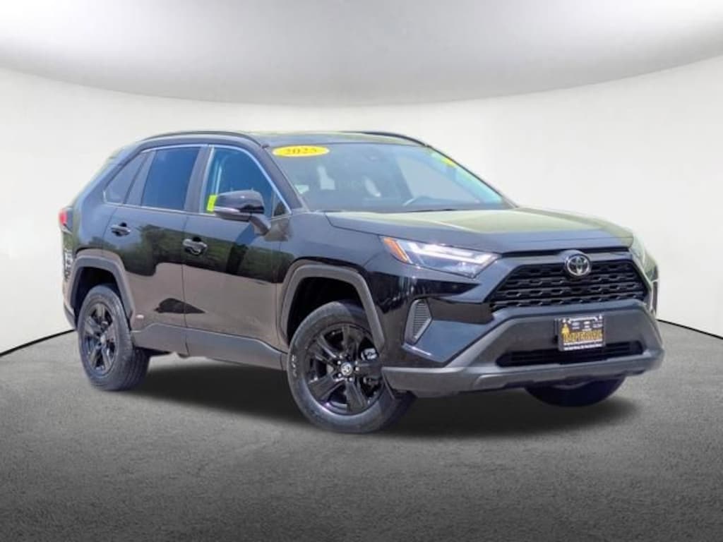 Used 2025 Toyota RAV4 Hybrid XLE SUV