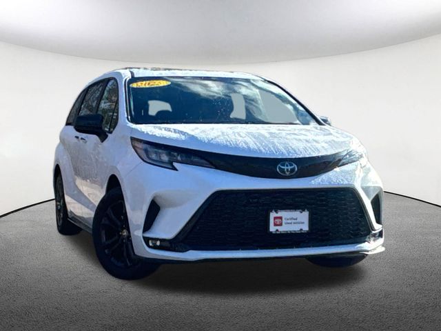 2025 Toyota Sienna XSE photo 2