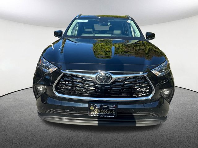 2025 Toyota Highlander Hybrid Limited photo 2