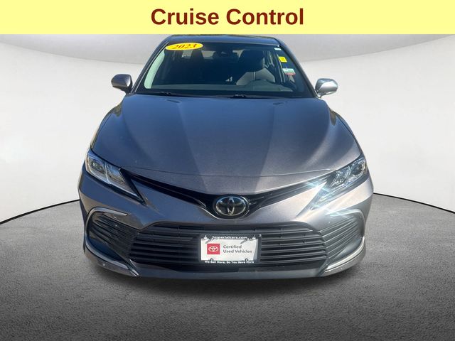2023 Toyota Camry LE photo 3
