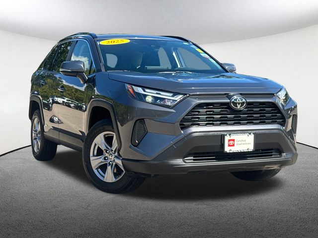 2025 Toyota RAV4 Hybrid XLE photo 2