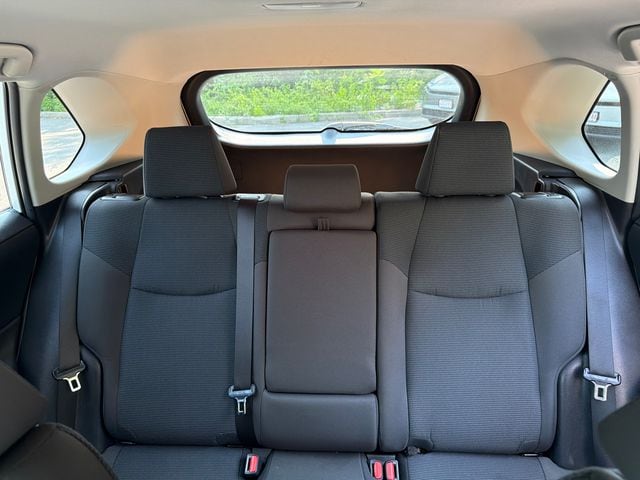 2025 Toyota RAV4 LE - Photo 38
