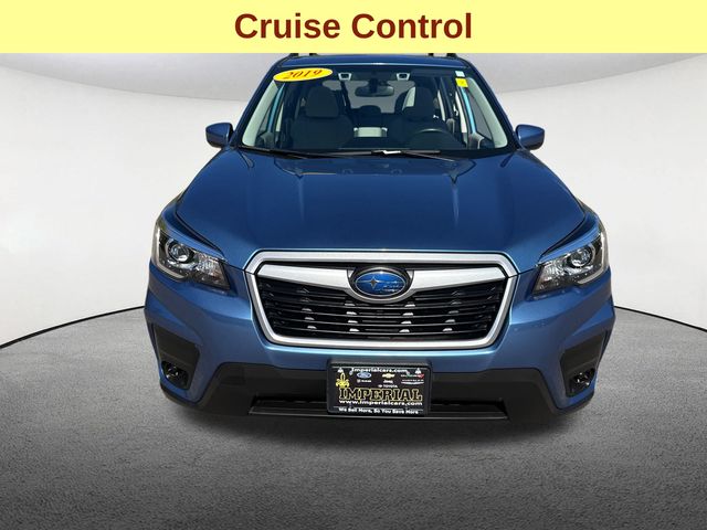 2019 Subaru Forester Premium photo 2