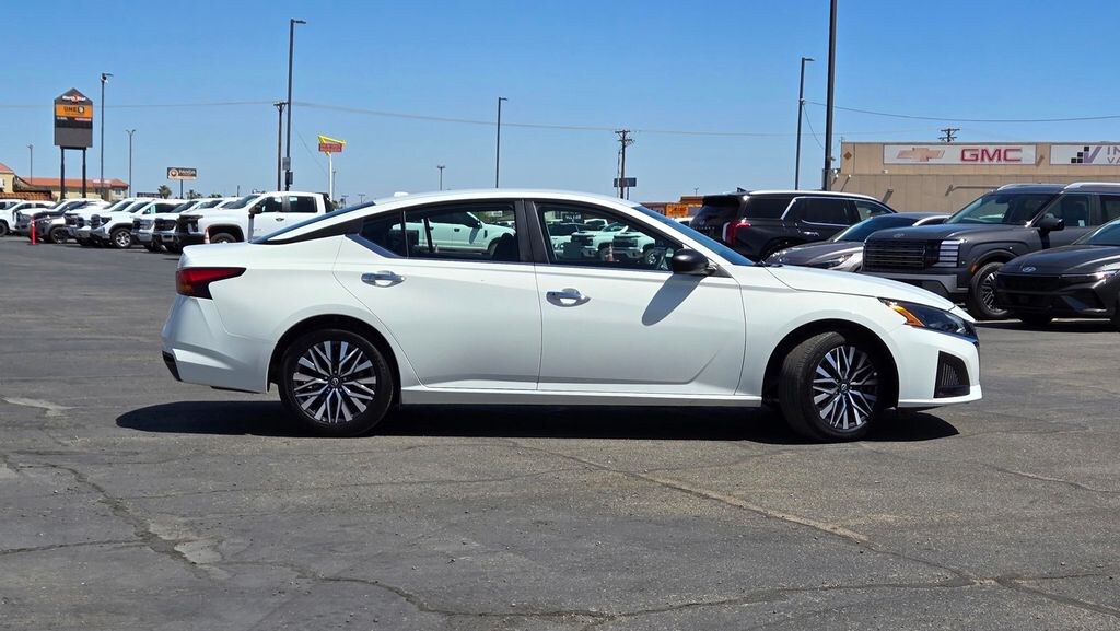 Used 2025 Nissan Altima 2.5 SV Sedan