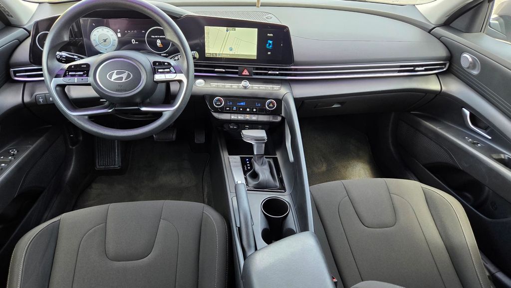 2024 Hyundai Elantra SEL - Photo 12