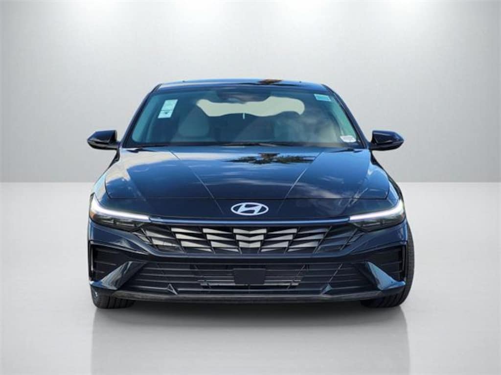 New 2025 Hyundai Elantra Limited Sedan